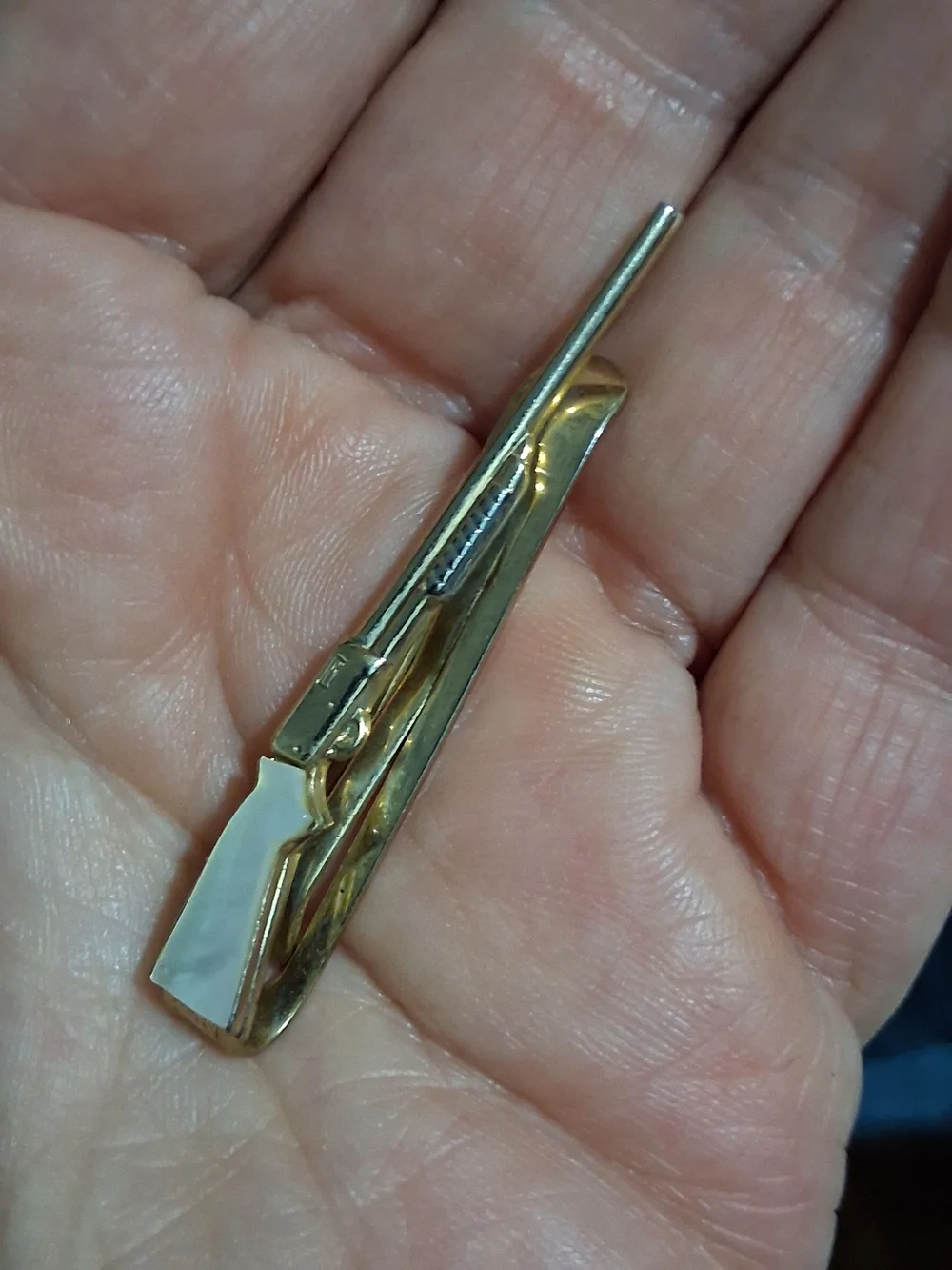 Vintage Smith & Wesson Shotgun Tie Clip Money Bar: Gold Tone Mother of Pearl